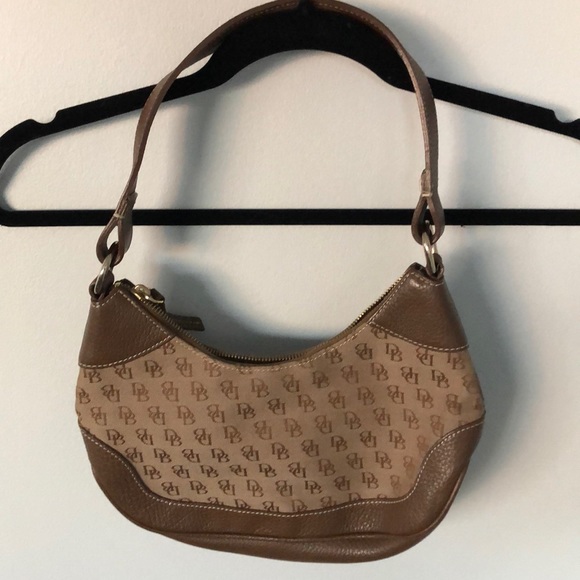 dooney and bourke hobo